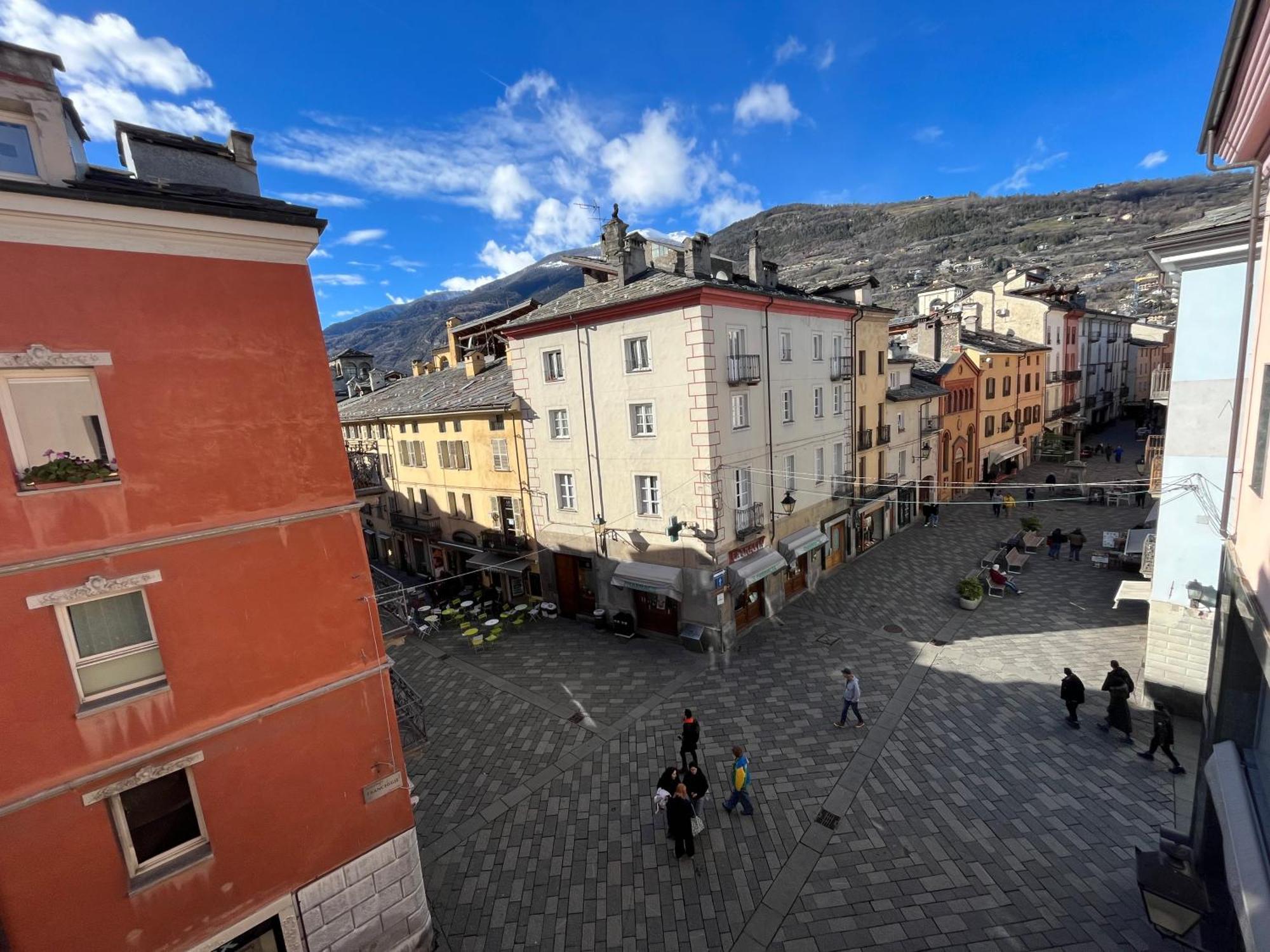 Game,Set And Love -Loft Nel Cuore Di Aosta Exterior foto