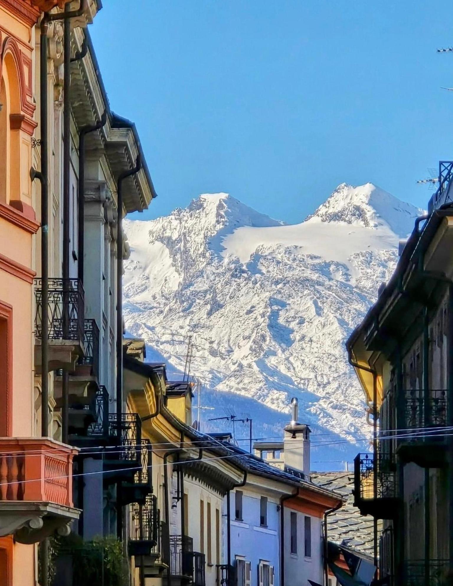 Game,Set And Love -Loft Nel Cuore Di Aosta Exterior foto